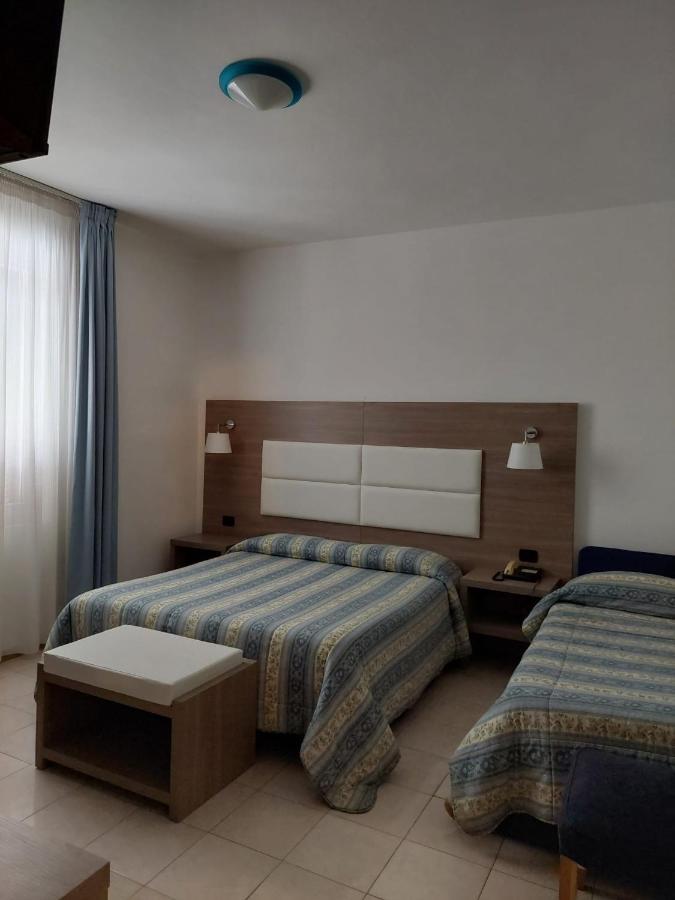 Hotel Patrizia Marina di Massa Luaran gambar