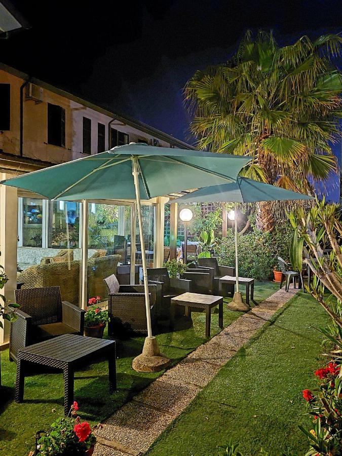 Hotel Patrizia Marina di Massa Luaran gambar