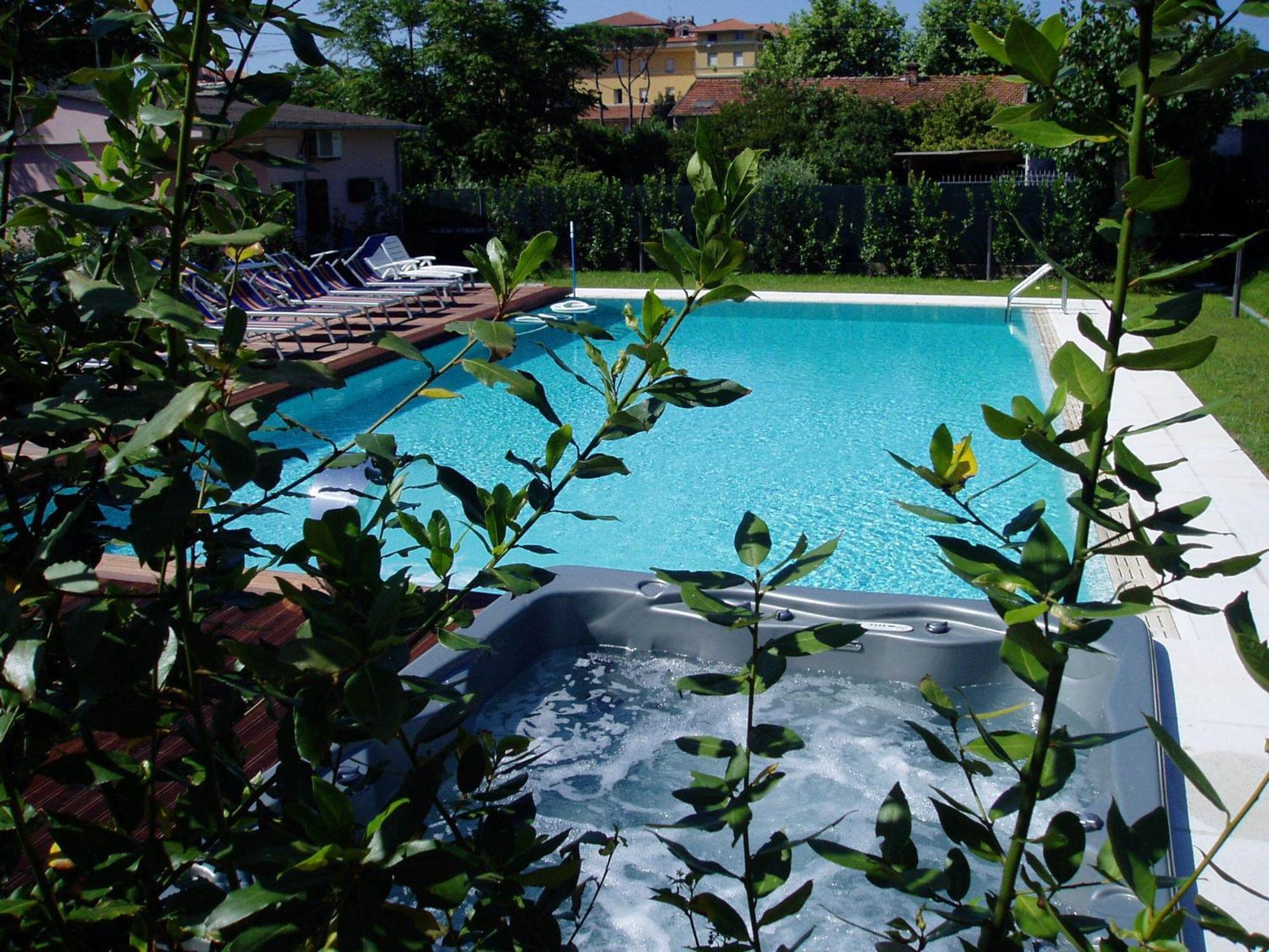 Hotel Patrizia Marina di Massa Luaran gambar