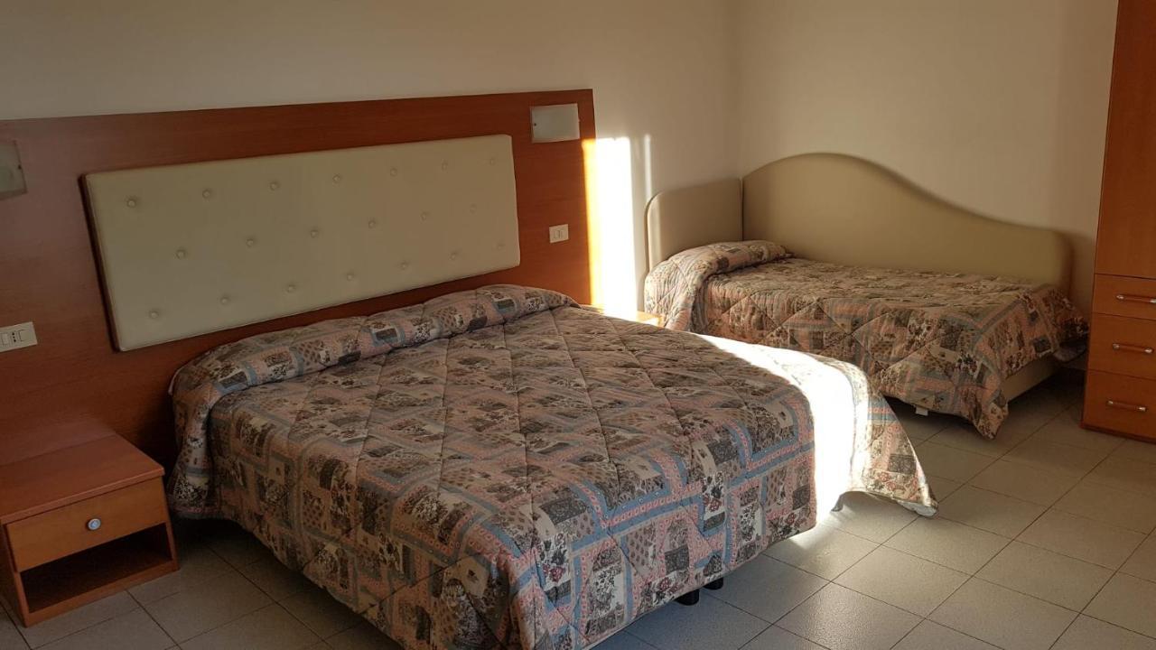 Hotel Patrizia Marina di Massa Luaran gambar