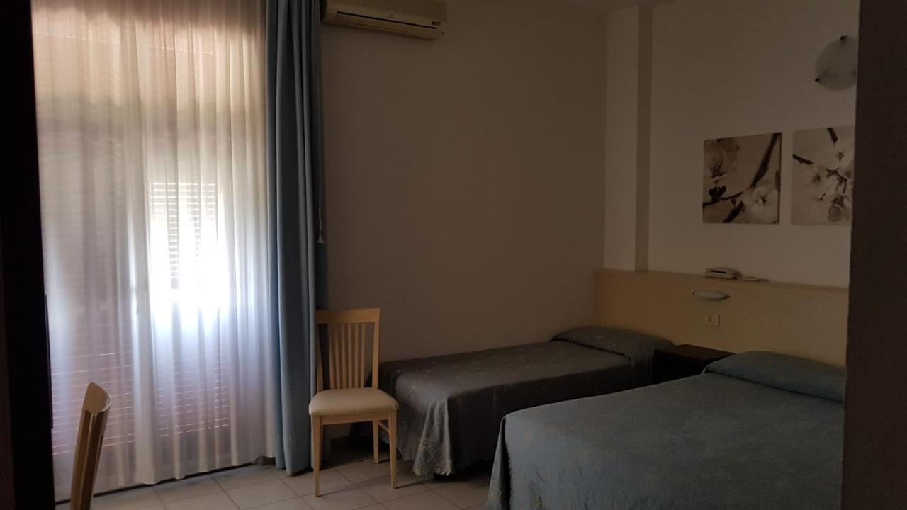 Hotel Patrizia Marina di Massa Luaran gambar